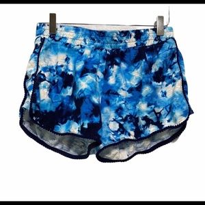 ☘️Justice girls blue floral shorts Size 14/16